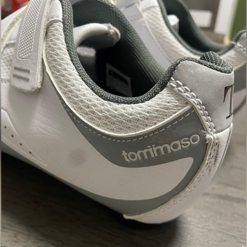 Tomimaso clip in cycling shoes